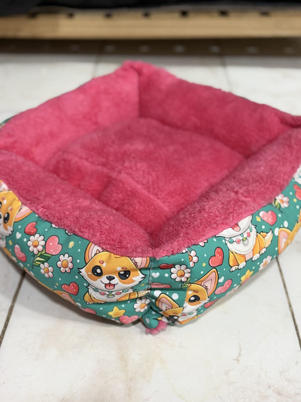 Cucha cuadrada rosa estampado perritos