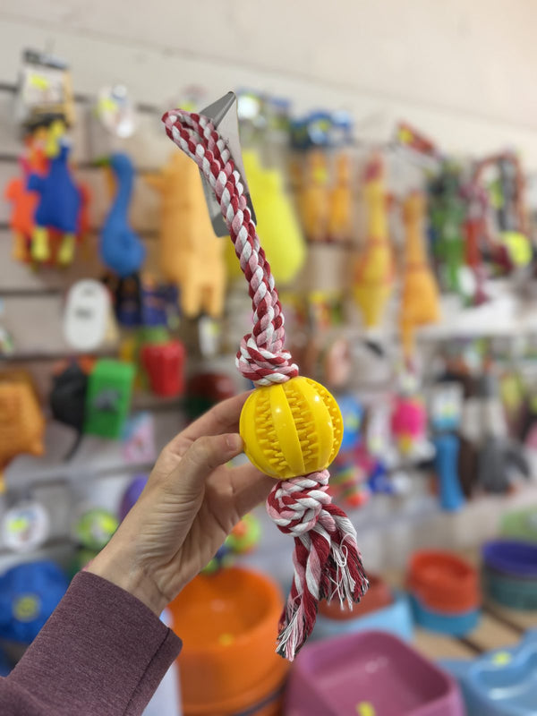 Soga con pelota amarilla
